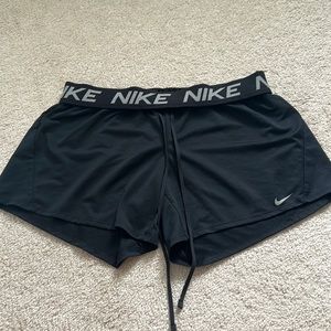 Loose cotton Nike athletic shorts